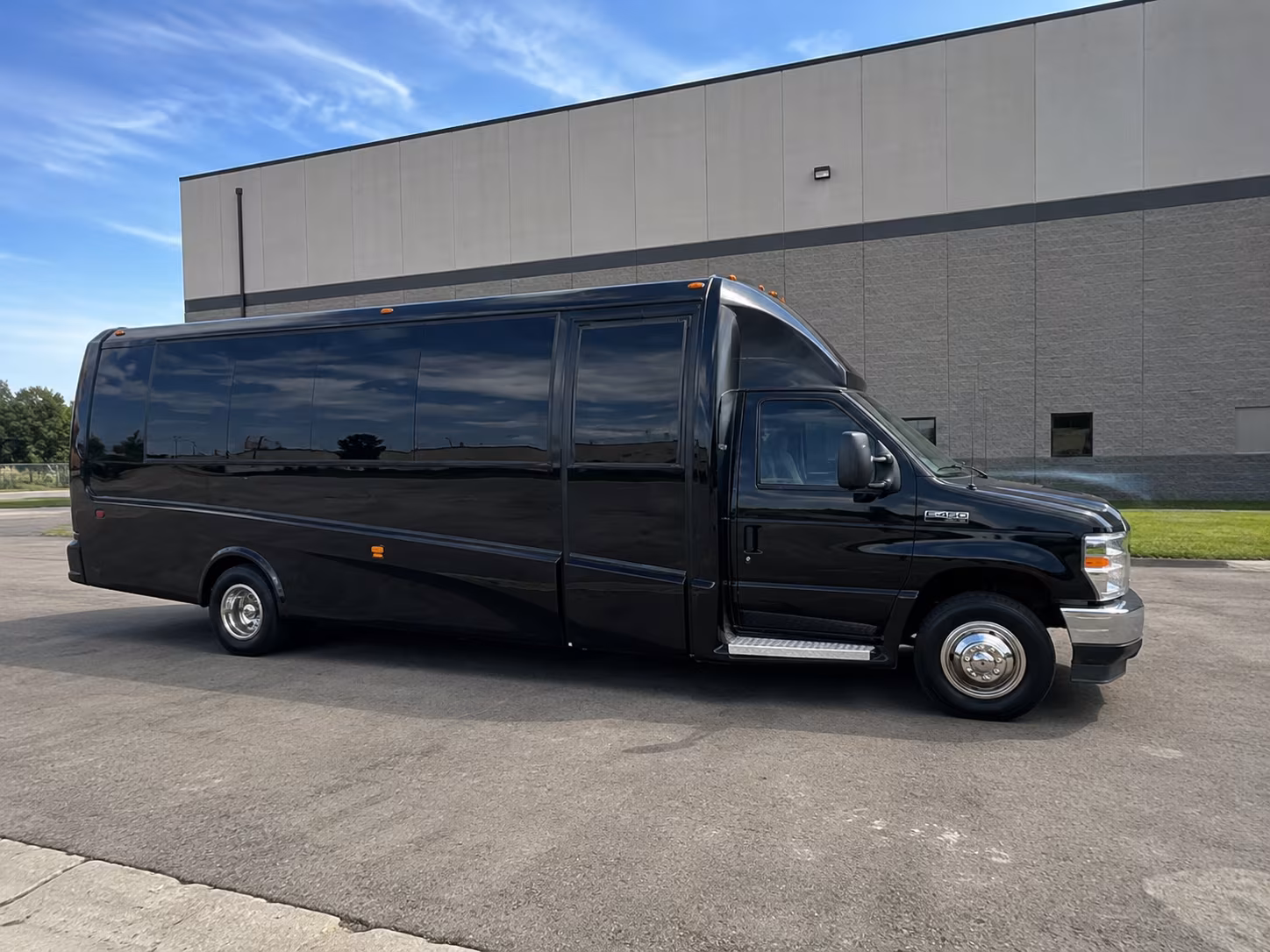 midlandcharterbuscompany com makes it possible to find prom buses for groups of any size in midland